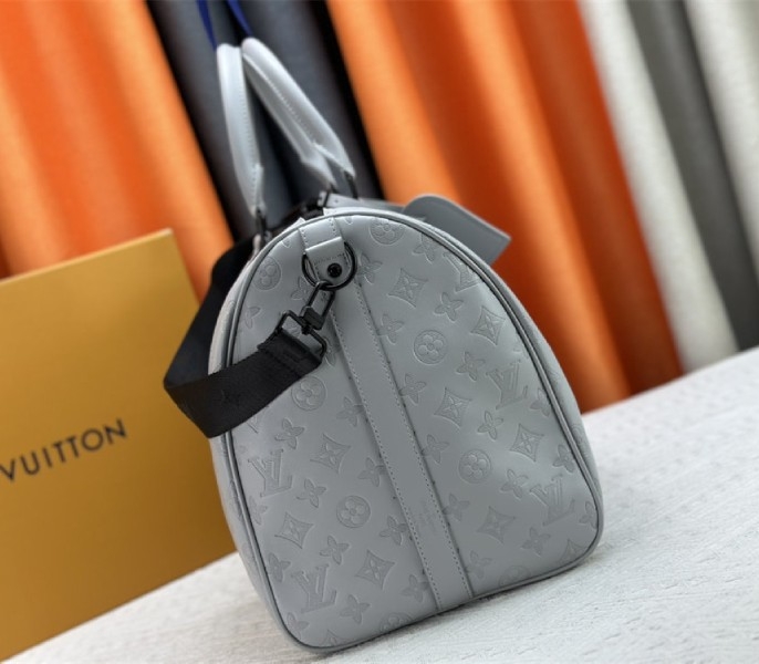 Louis Vuitton Monogram Shadow Leather Keepall Bandouliere 50 In Anthracite Gray angle 4