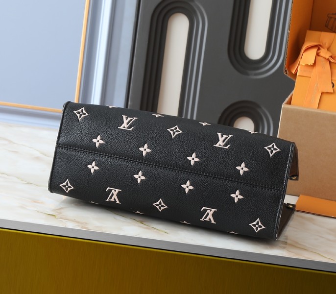 OnTheGo MM Eden In Black angle 4