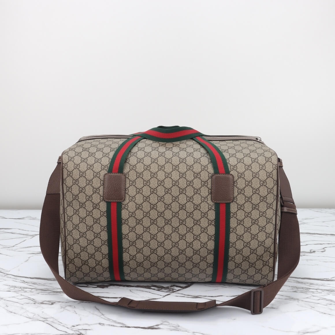 Gucci Medium duffle bag with Web angle 4