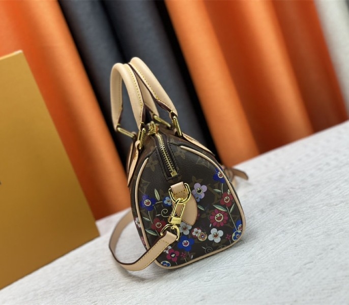 Louis Vuitton X TM Monogram Canvas Speedy Bandouliere 20 angle 3