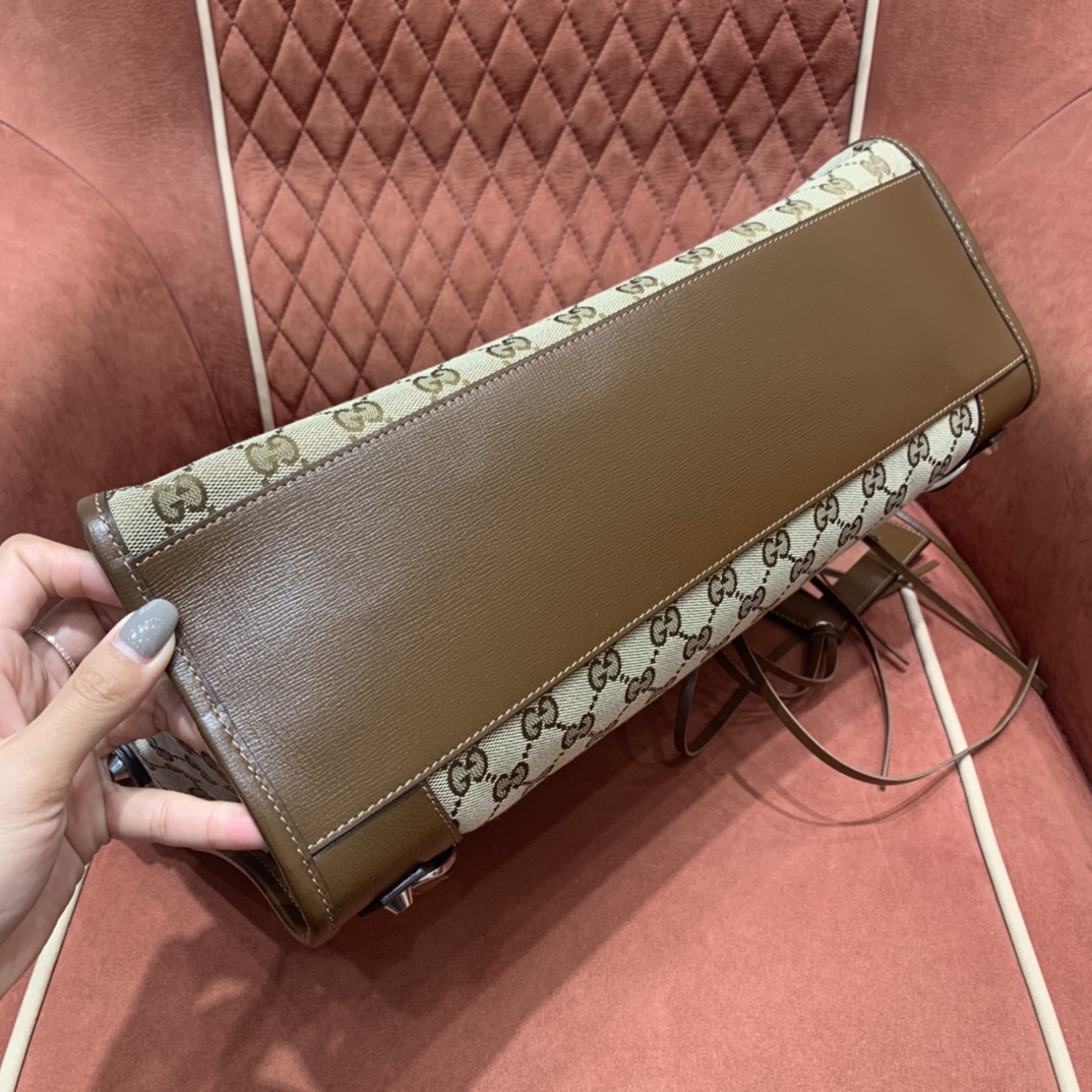 G7 x Balenciagα angle 5