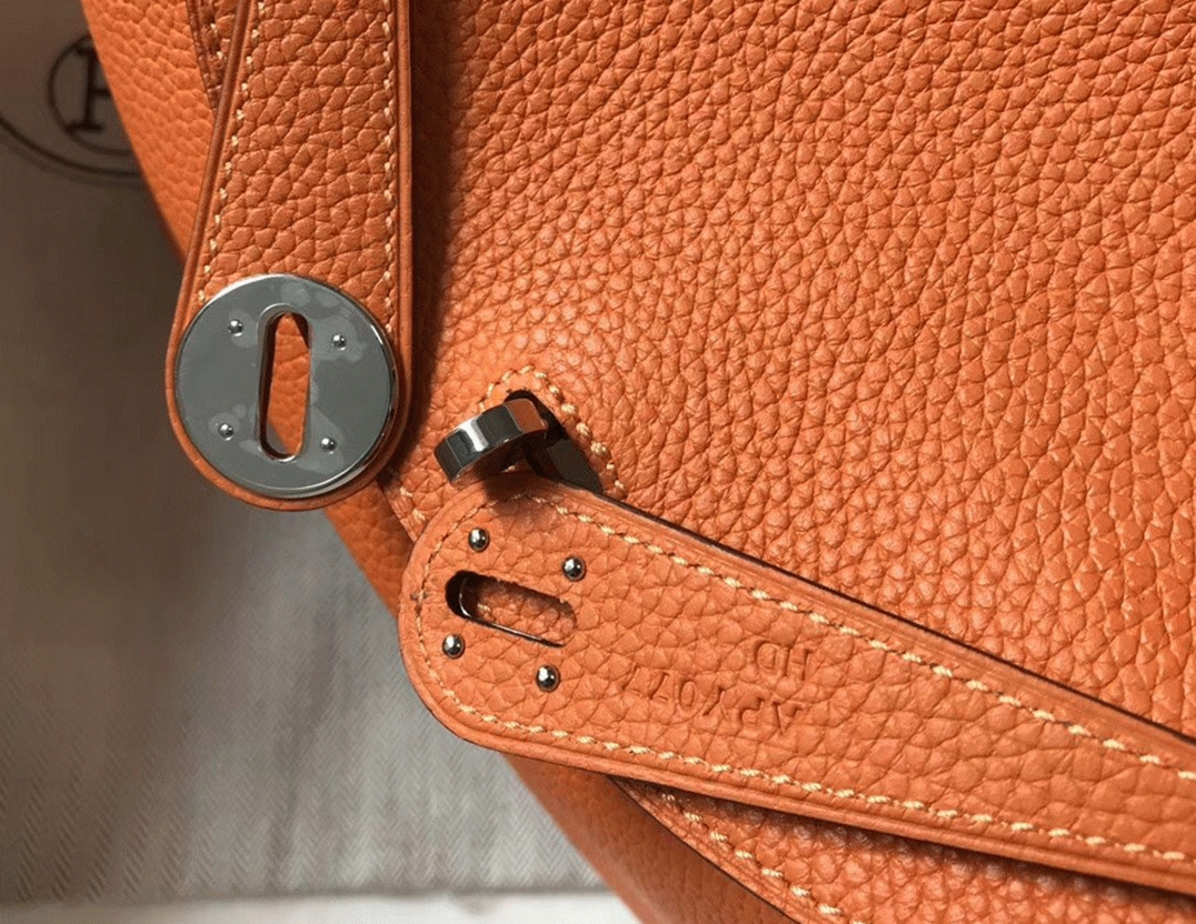 Copy Hermes Lindy 26cm handbag in orange angle 4