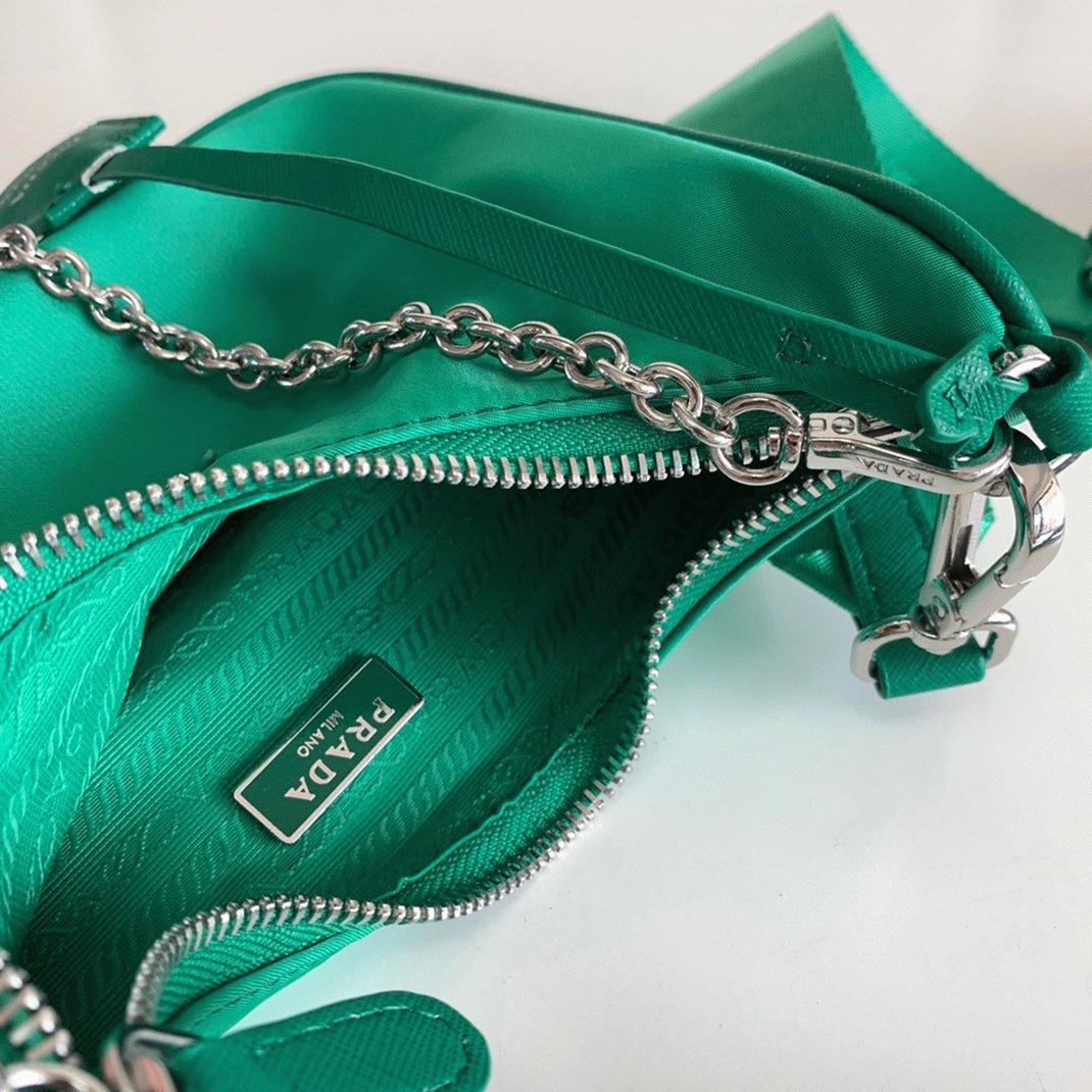 Prada Re-Edition Shoulder Bag Replica in Green angle 5