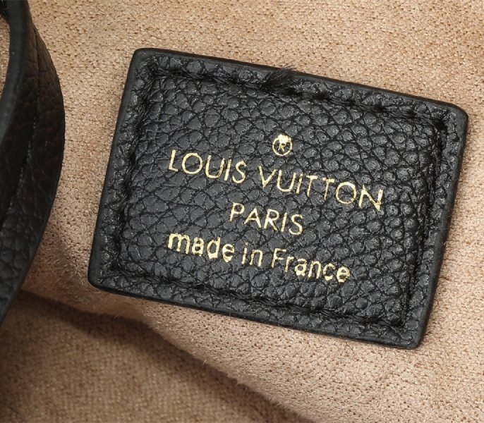Louis Vuitton Low Key MM Hobo In Black angle 5