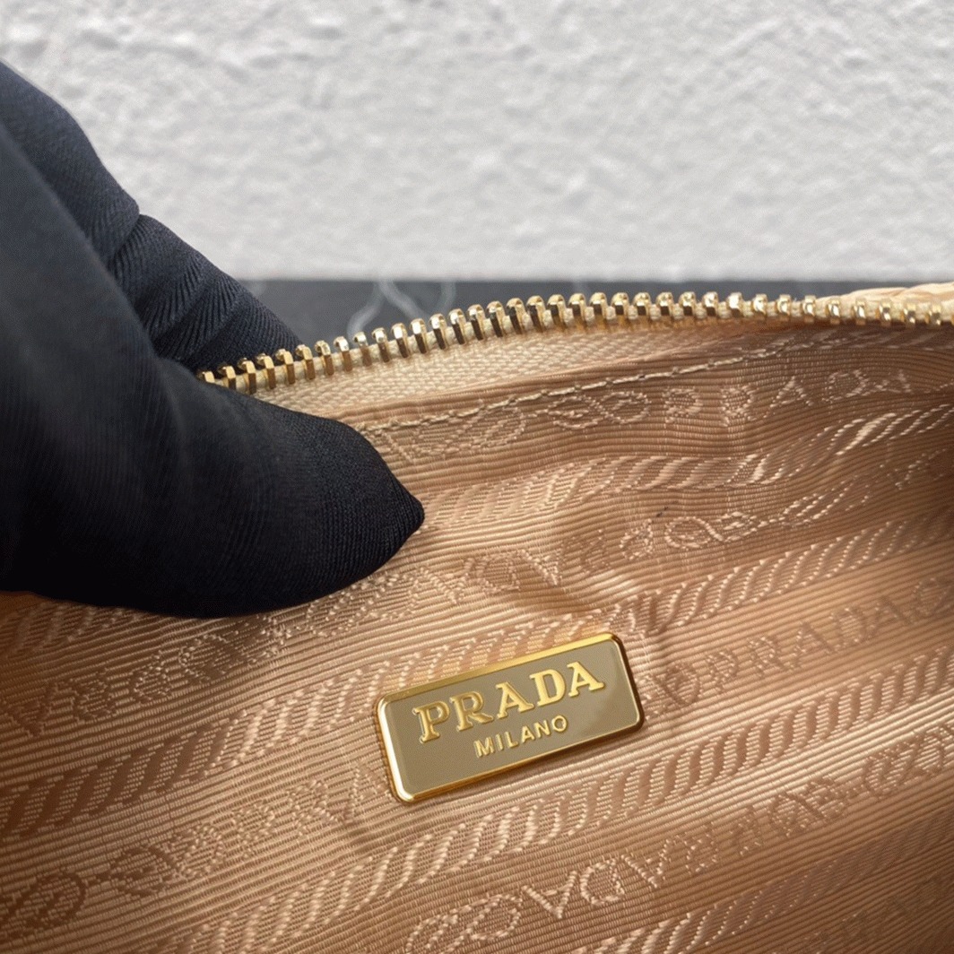 Prada Re-Edition Shoulder Bag Knockoff in Beige angle 3