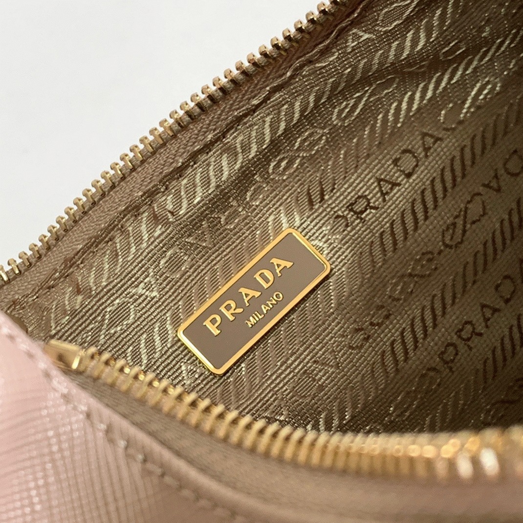 Prada Re-Edition 2005 Shoulder Bag Fake in Taupe angle 5