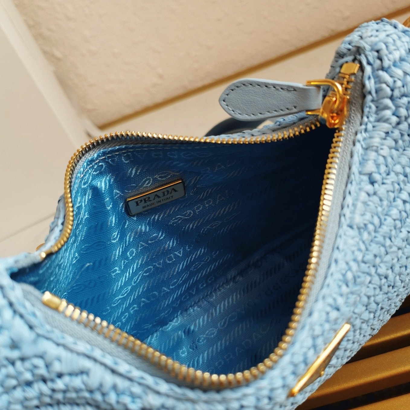 Prada Re-Edition Shoulder Bag Fake in Blue angle 2