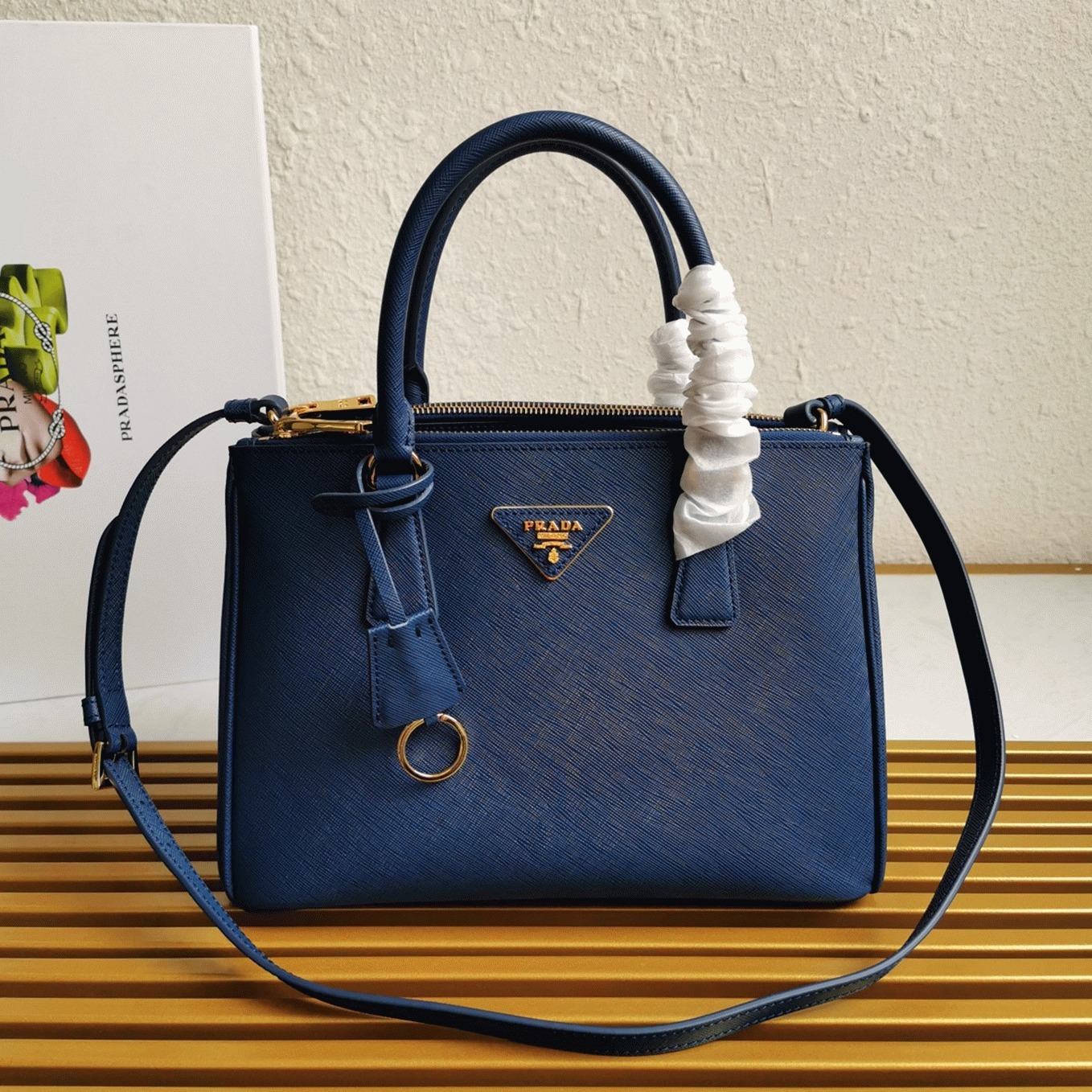 Bluette Prada Galleria Medium Bag Knockoff angle 5