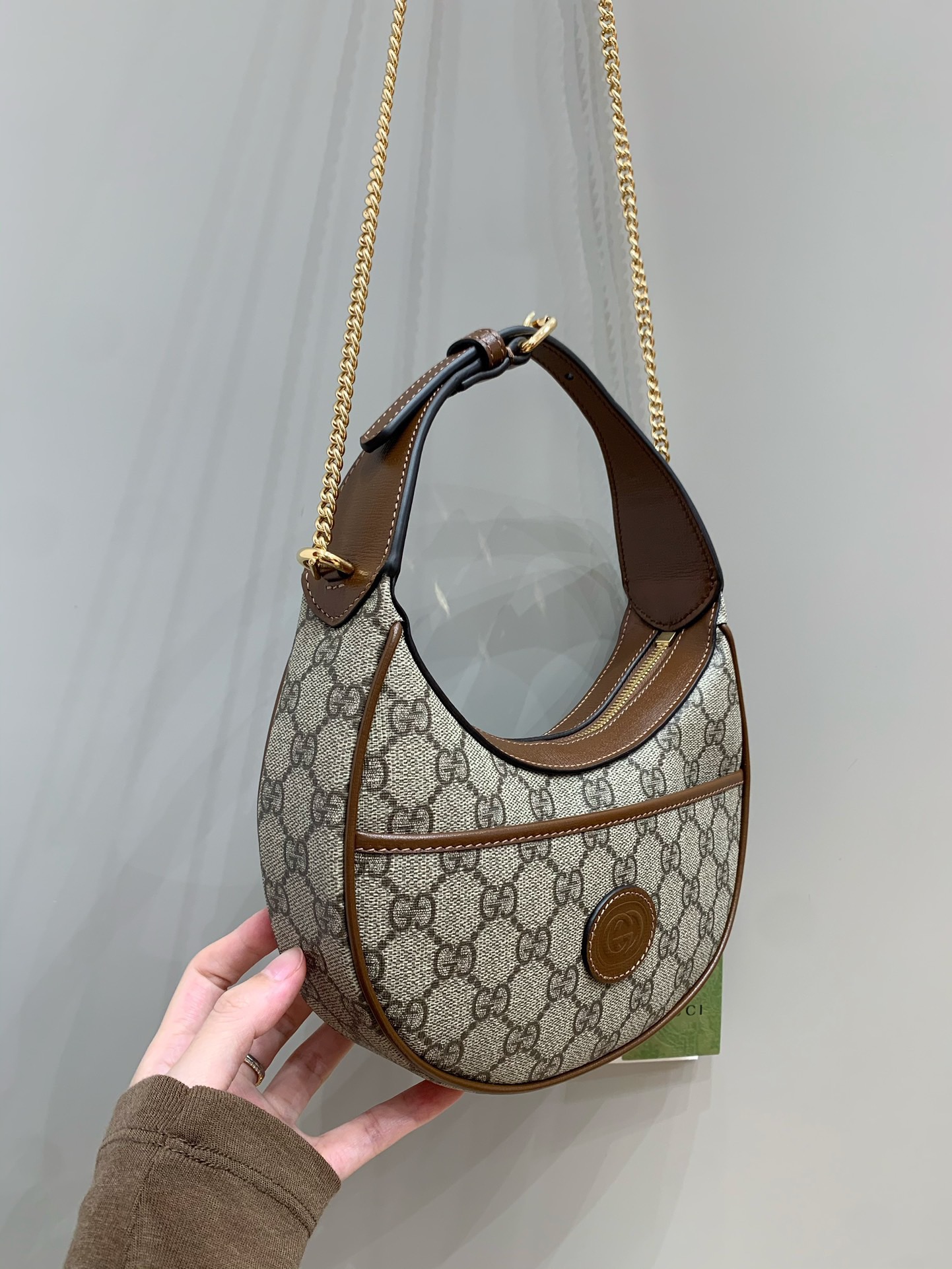 Ophidia handle bag angle 2