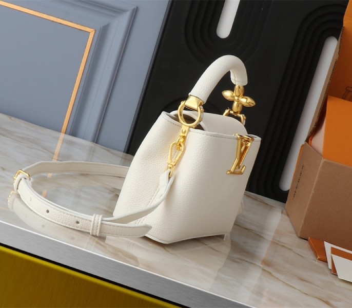 Louis Vuitton Capucines Mini Capucines Handbag In Quartz White angle 3