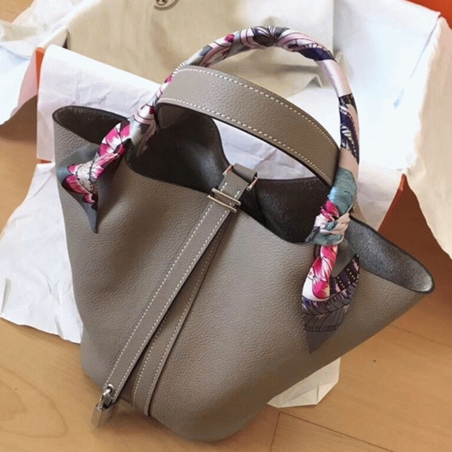 Tourterelle faux designer Hermes Picotin Lock 22cm handbag