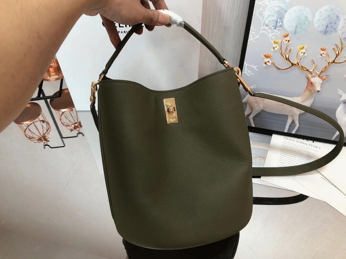 Top Quality Replica Celine Bucket 16 Bag In Dark Olive angle 4