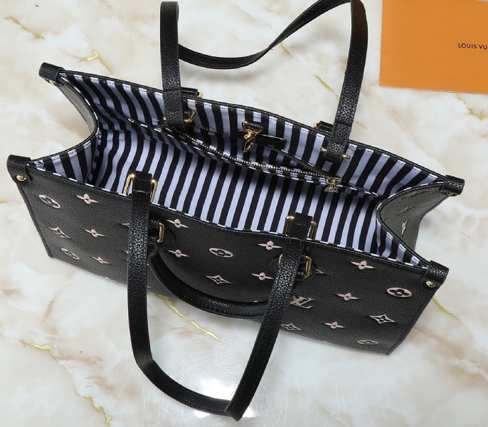 OnTheGo MM Eden In Black angle 3