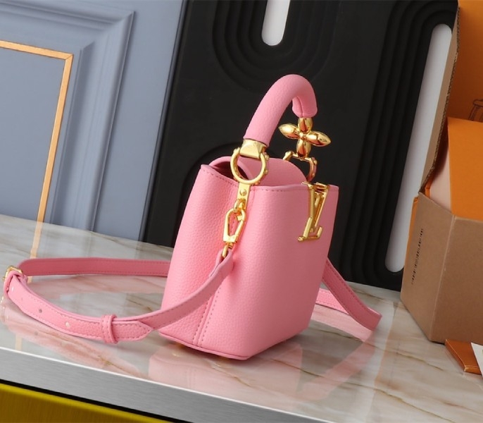 Louis Vuitton Capucines Mini Capucines Handbag In Pink angle 3