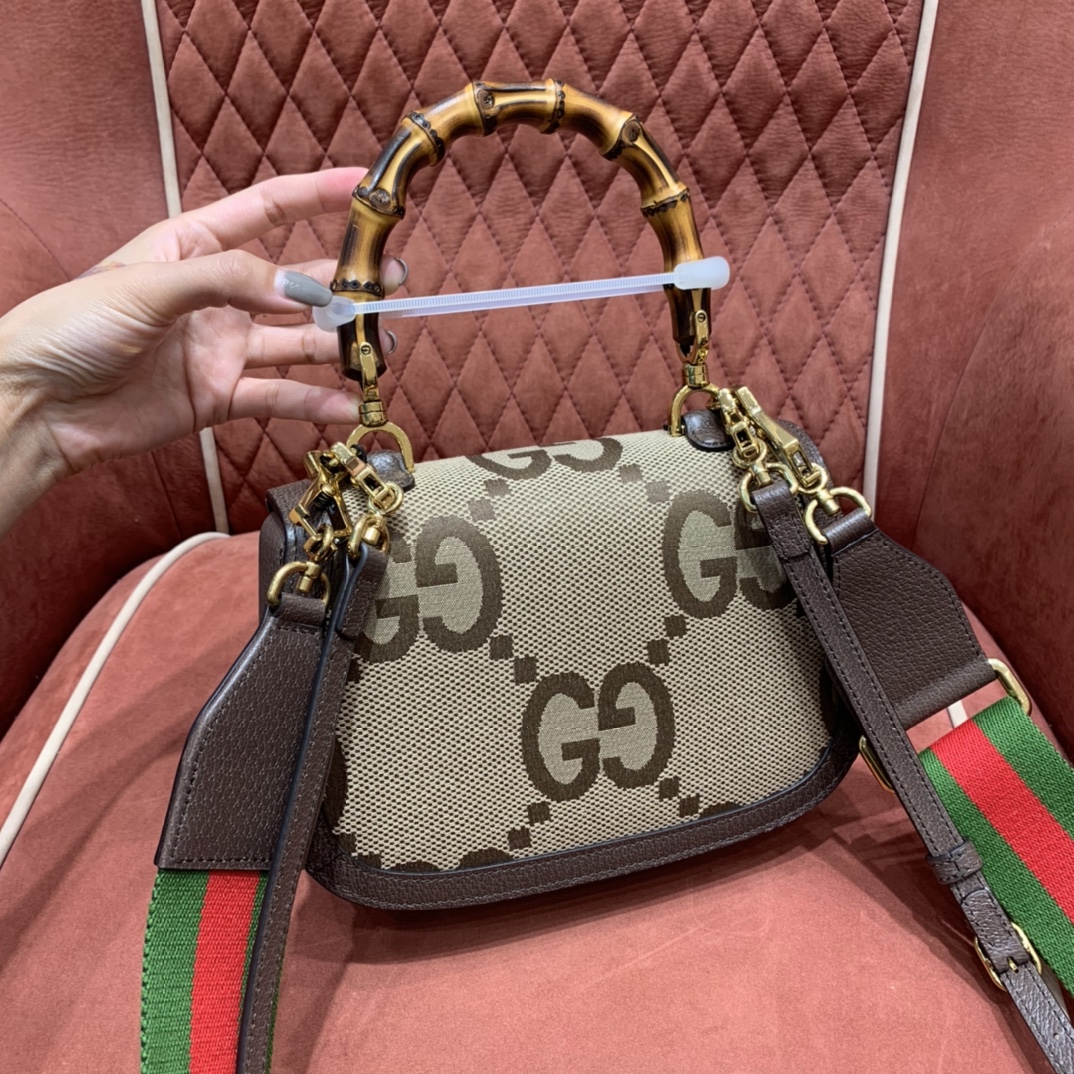 Jumbo bag angle 2