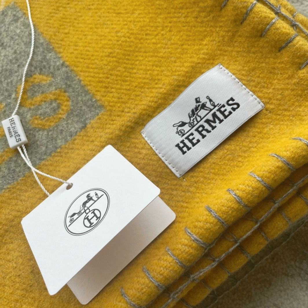 Replica Hermes H Riviera blanket in yellow wool and cashmere angle 3