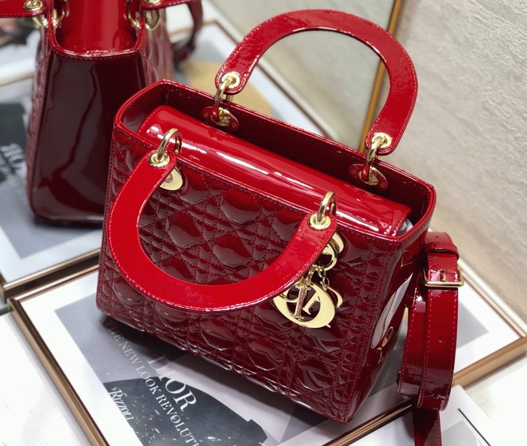 Dior Lady Dior Medium Bag Fake in Red angle 3