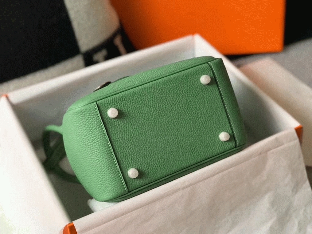 Knockoff Hermes Lindy Mini handbag in vert criquet color angle 3