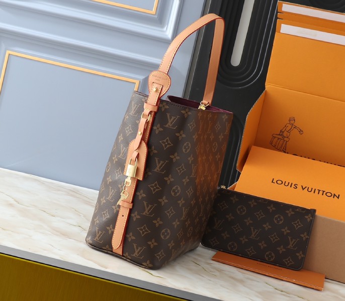 Monogram Canvas All In GM angle 5