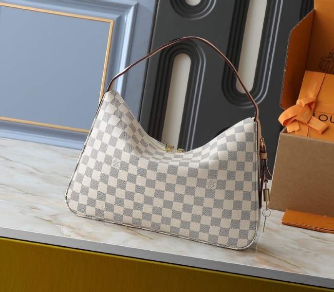 LV Damier Azur Slouchy PM angle 3