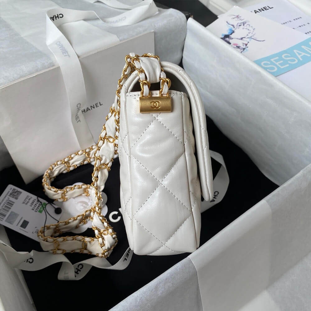 CHANEL MINI FLAP angle 2