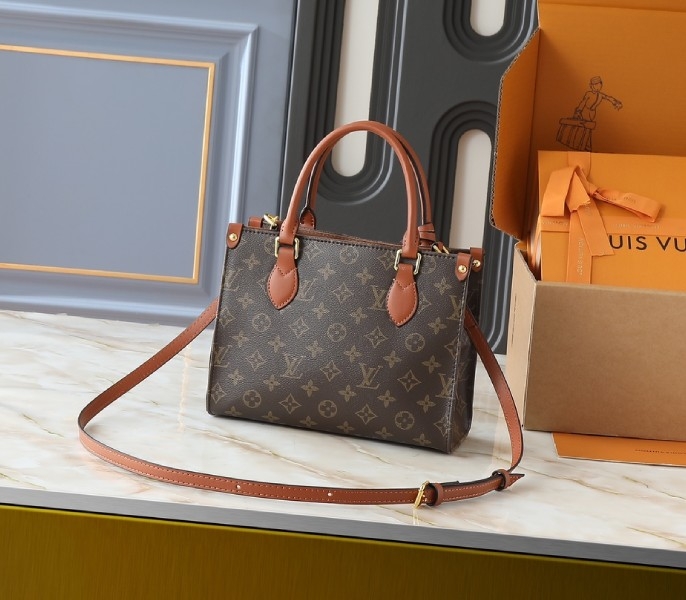 Organizer OnTheGo PM Tote angle 3