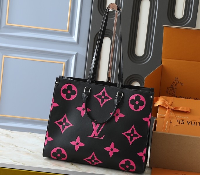 Monogram Empreinte OnTheGo GM Tote In Black And Magenta Pink angle 3