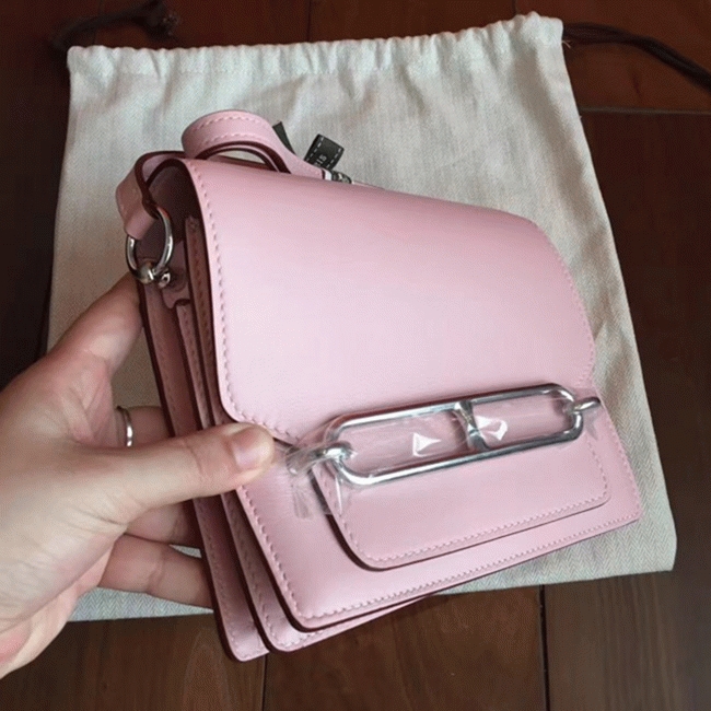 Rose dragee replica Hermes Mini Sac Roulis handbag angle 5