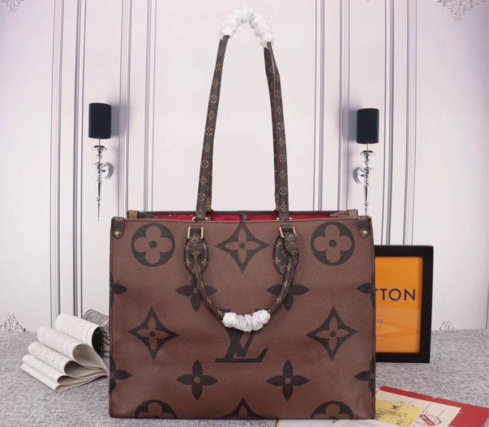 Louis Vuitton Giant Canvas Onthego GM Tote angle 2