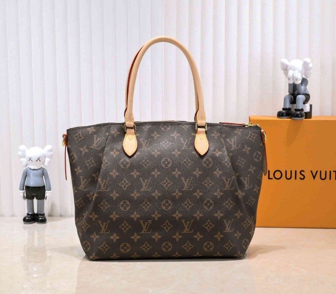 Monogram Canvas Turenne MM angle 5