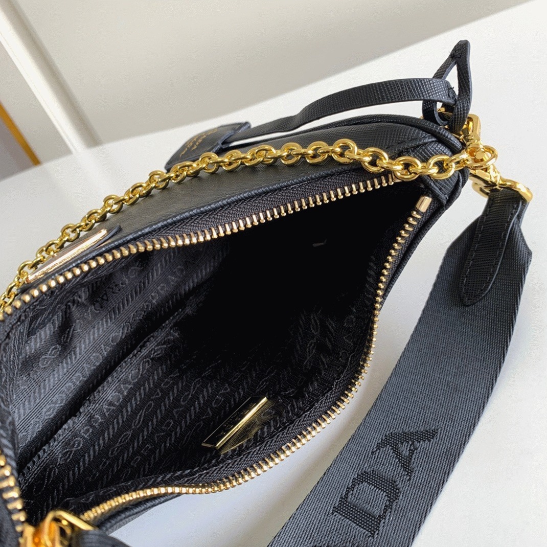 Prada Re-Edition 2005 Shoulder Bag Fake in Black angle 3