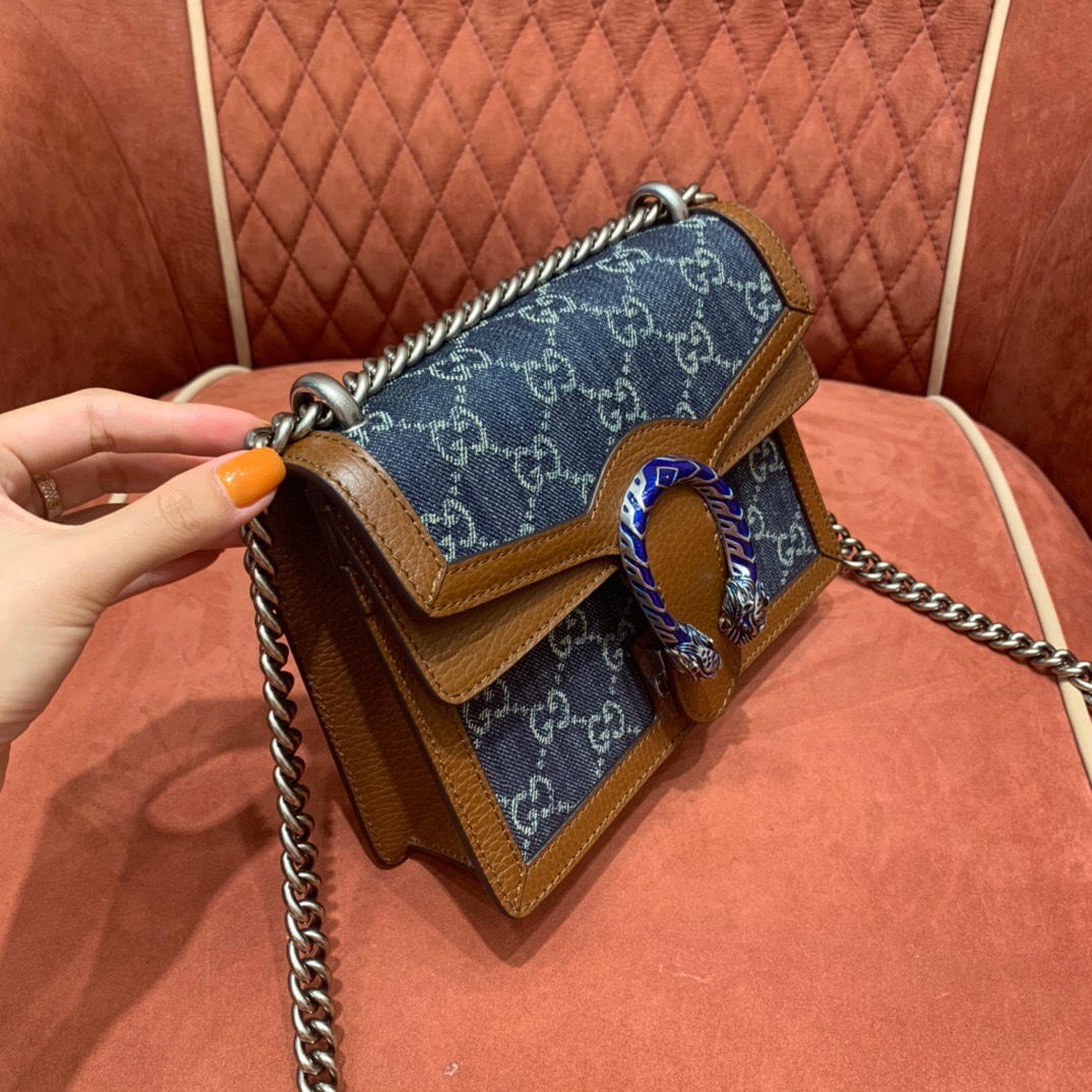 Dionsus shoulder bag angle 2