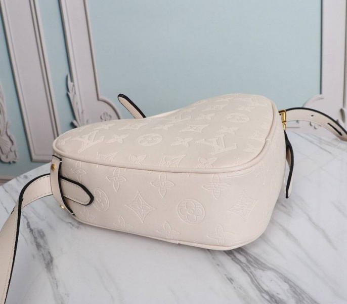 Louis Vuitton Monogram Empreinte Game On Coeur Bag In Cream angle 5