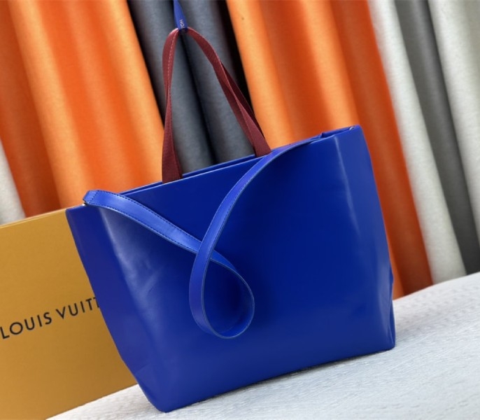 Louis Vuitton Other Leathers Shopper Cabas MM Tote In Blue angle 3