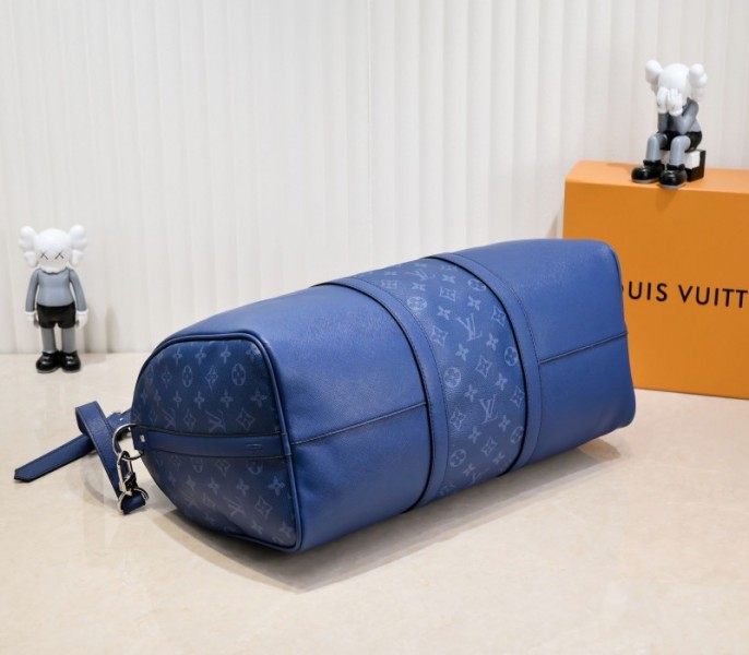 Louis Vuitton Taiga Leather Keepall Bandouliere 50 Travel Bag In Navy Blue angle 4