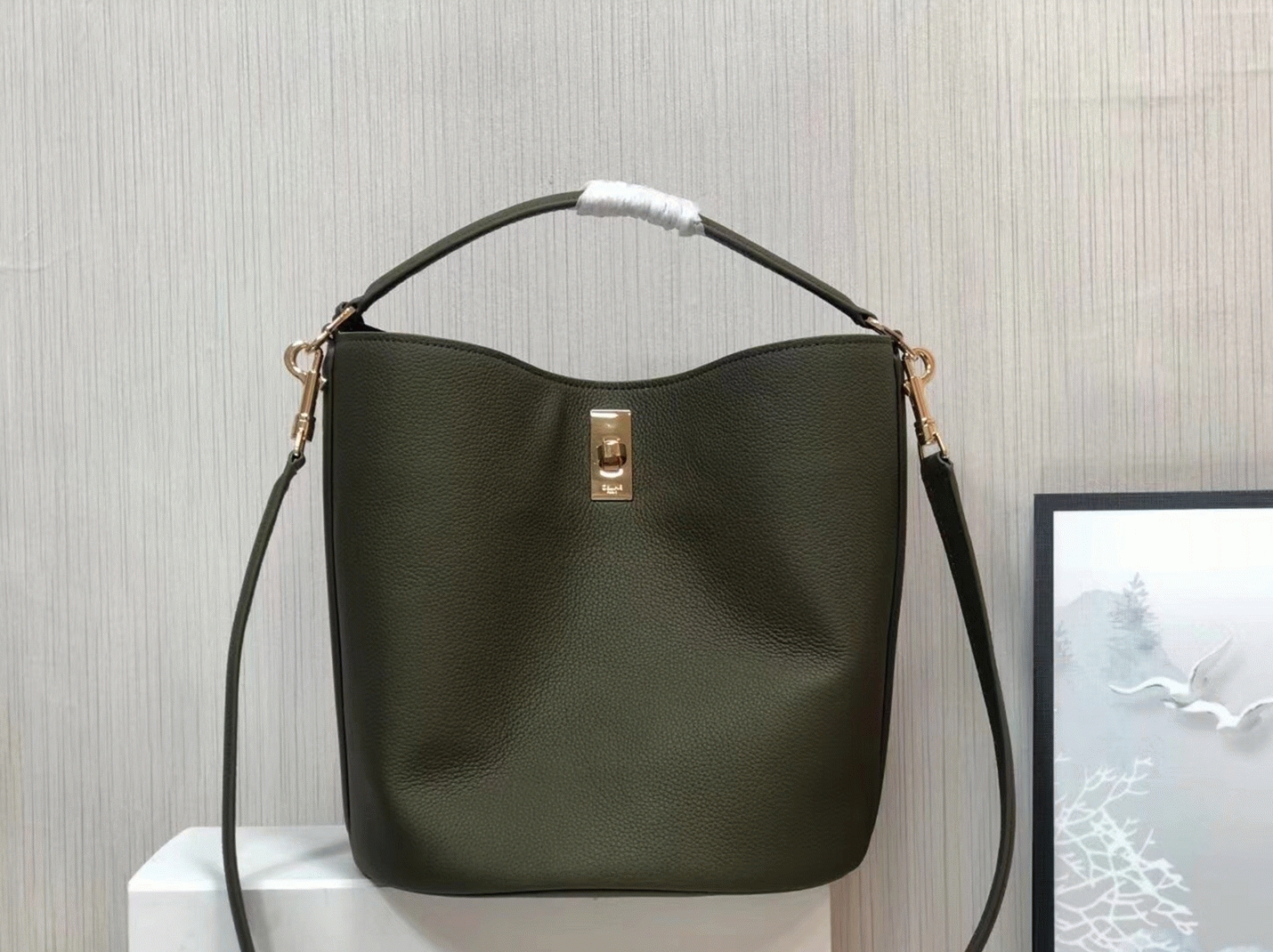 Top Quality Replica Celine Bucket 16 Bag In Dark Olive angle 3