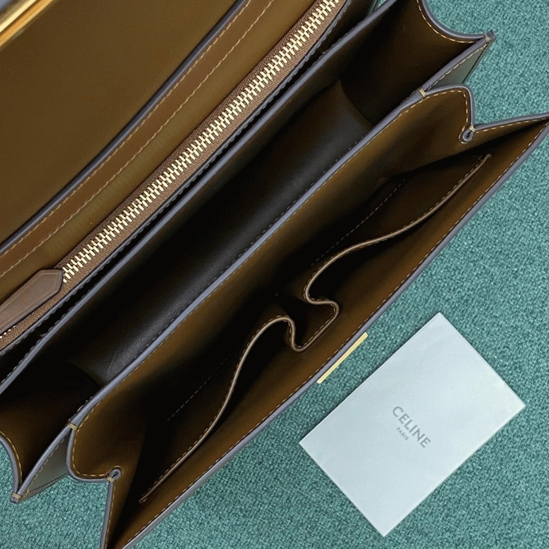 Top Quality Fake Celine Classic Box Medium Bag In Camel angle 4