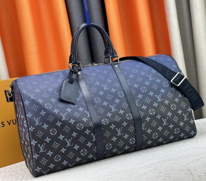 Louis Vuitton Monogram Gradient Canvas Keepall Bandouliere 55 In Navy Blue angle 3
