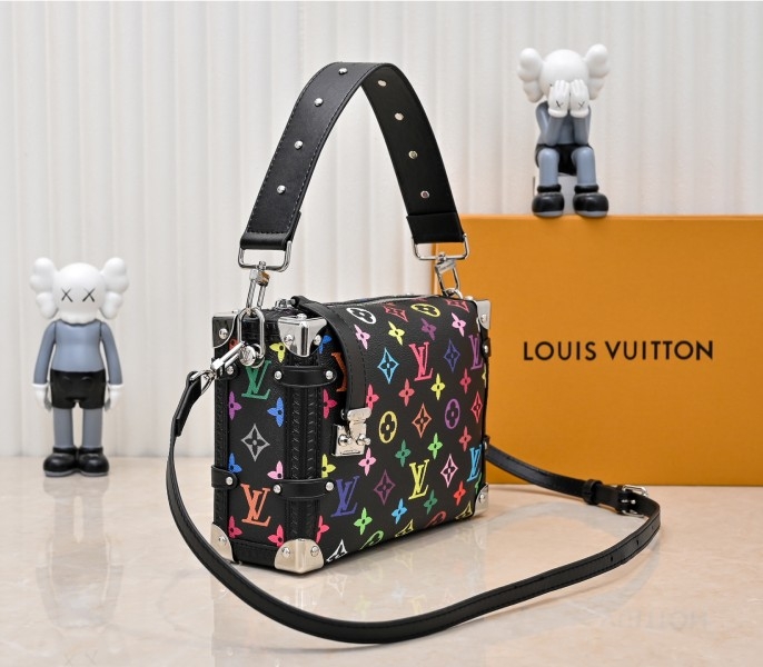 LV X TM Multicolored Side Trunk MM In Black angle 2