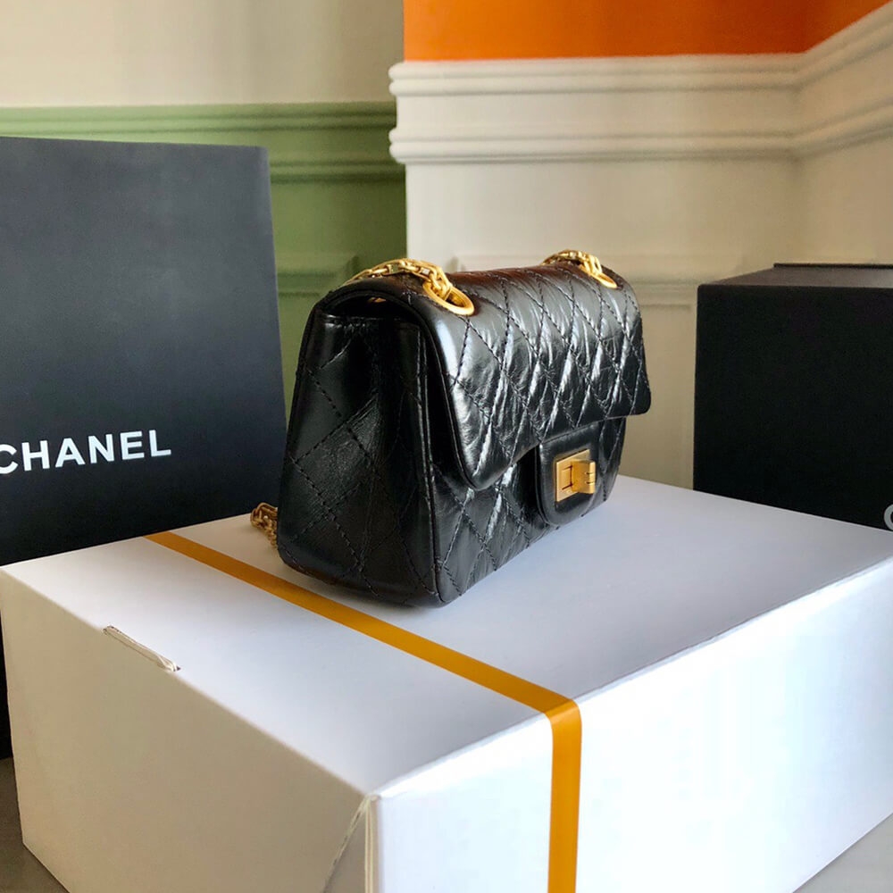 CHANEL MINI 2.55 HANDBAG angle 2