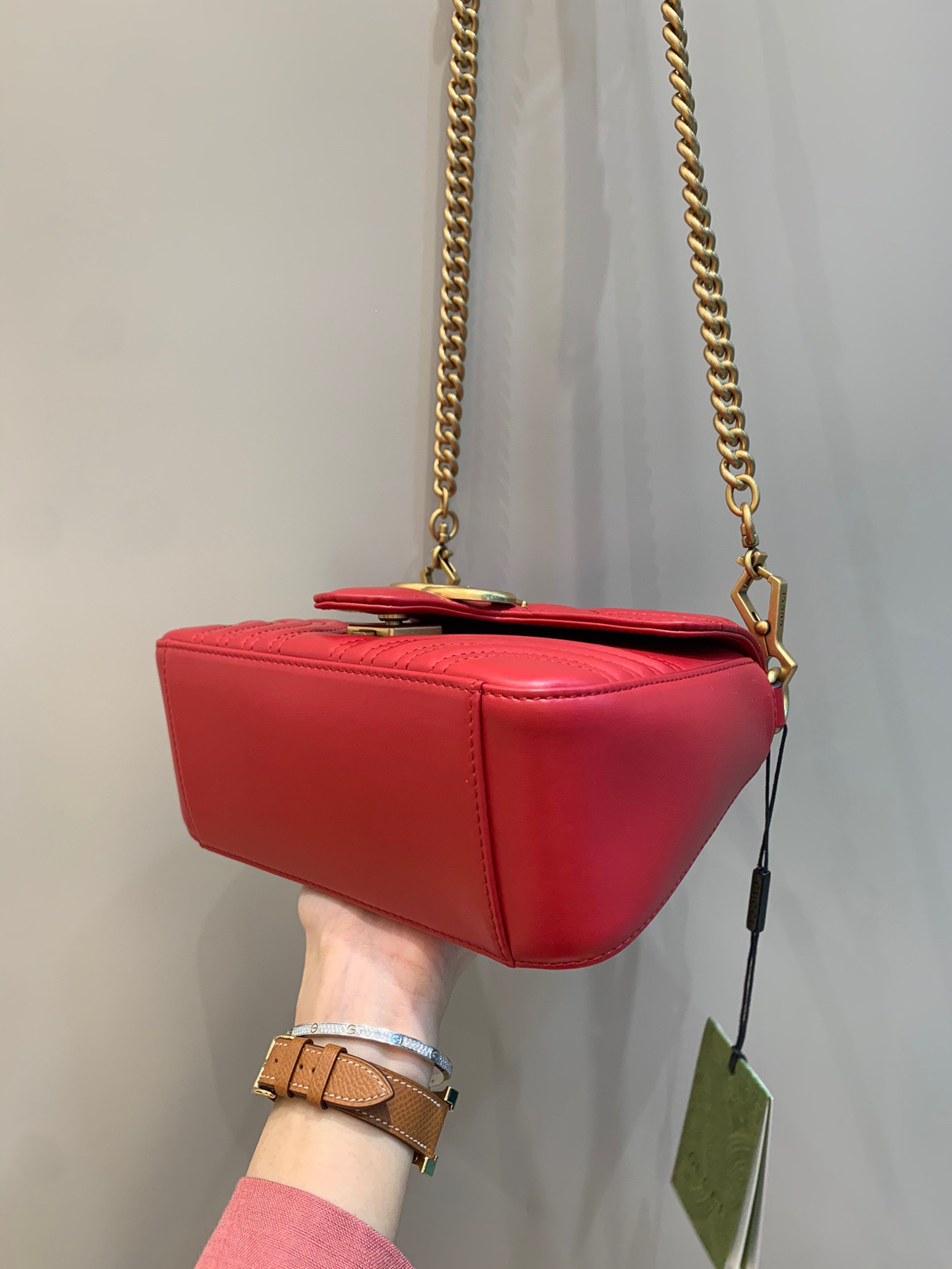 Classic handle bag angle 5