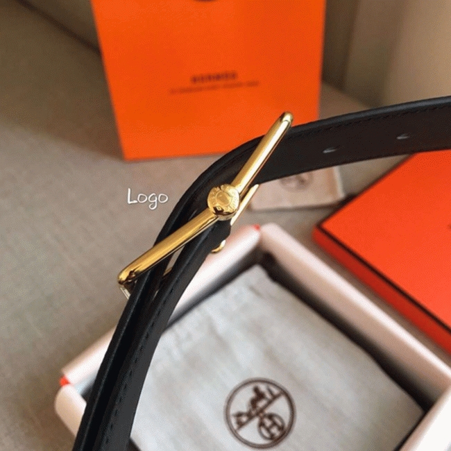 Replica Hermes reversible saddle style belt in brown angle 2