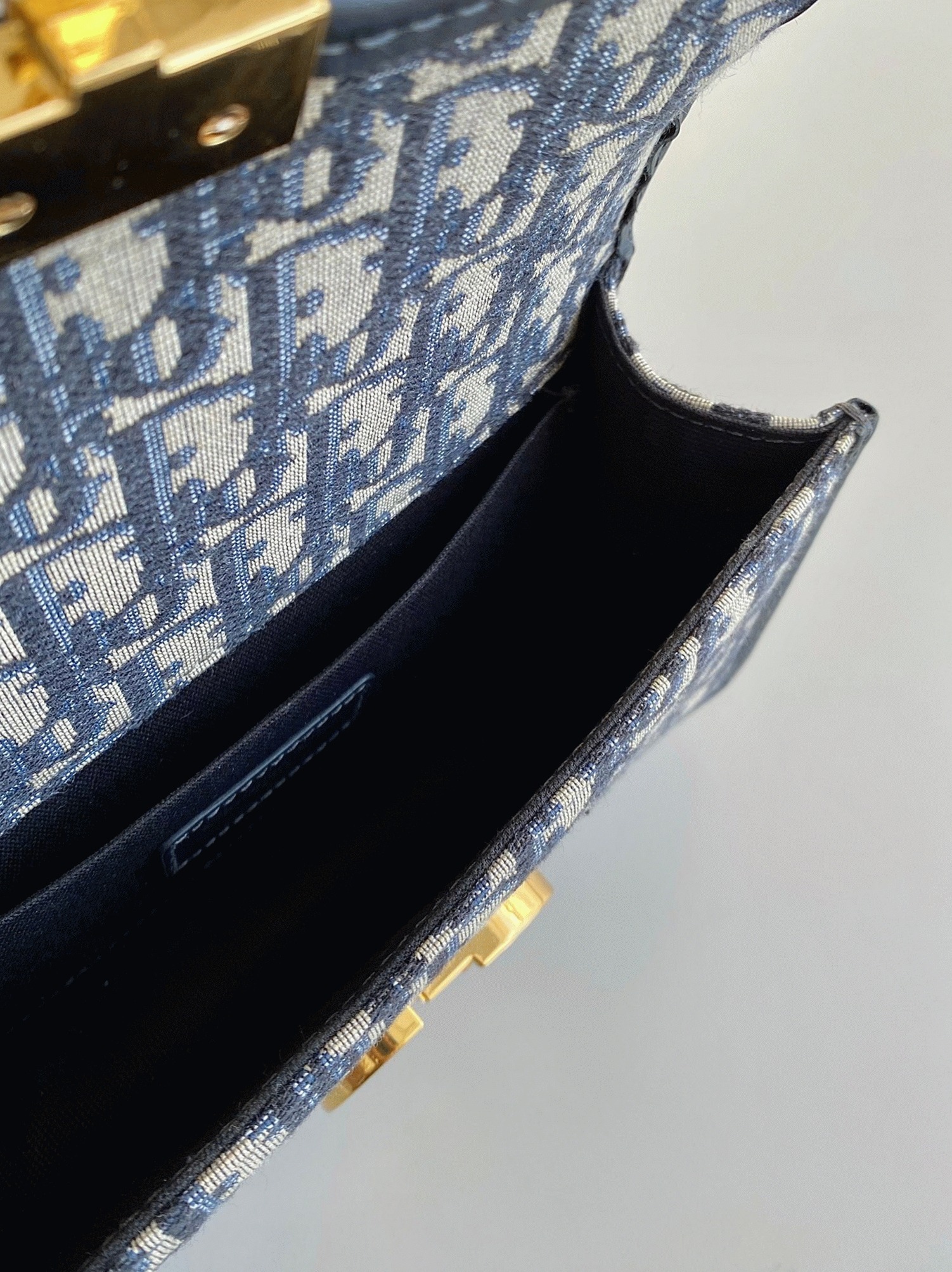Dior 30 Montaigne East-West Bag with Chain Knockoff in Blue Oblique Jacquard angle 2