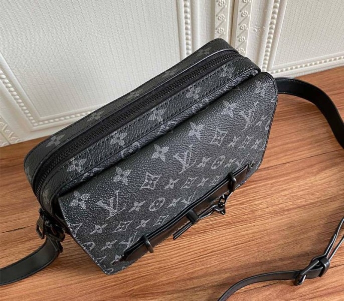Louis Vuitton Taurillon Leather Steamer Messenger Bag angle 5