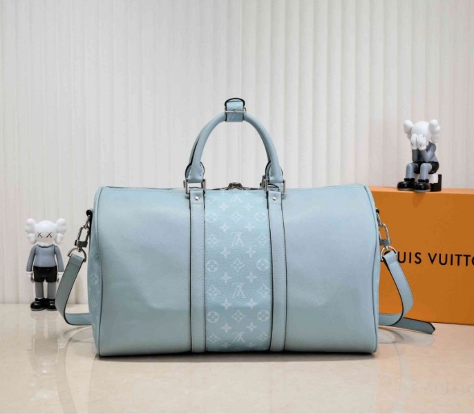 Louis Vuitton Taiga Leather Keepall Bandouliere 50 Travel Bag In Miami Green angle 2