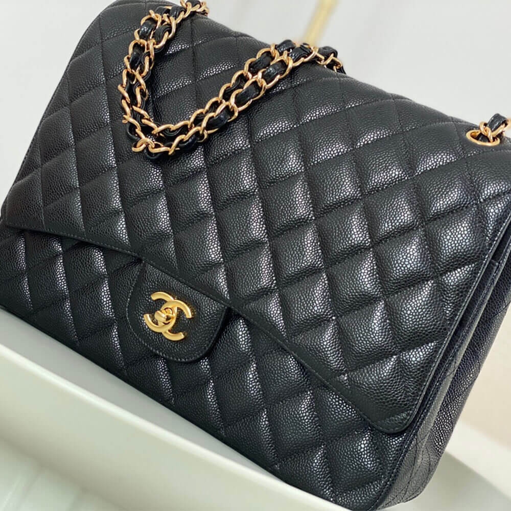 CHANEL MAXI CLASSIC HANDBAG(High-end grade) angle 2