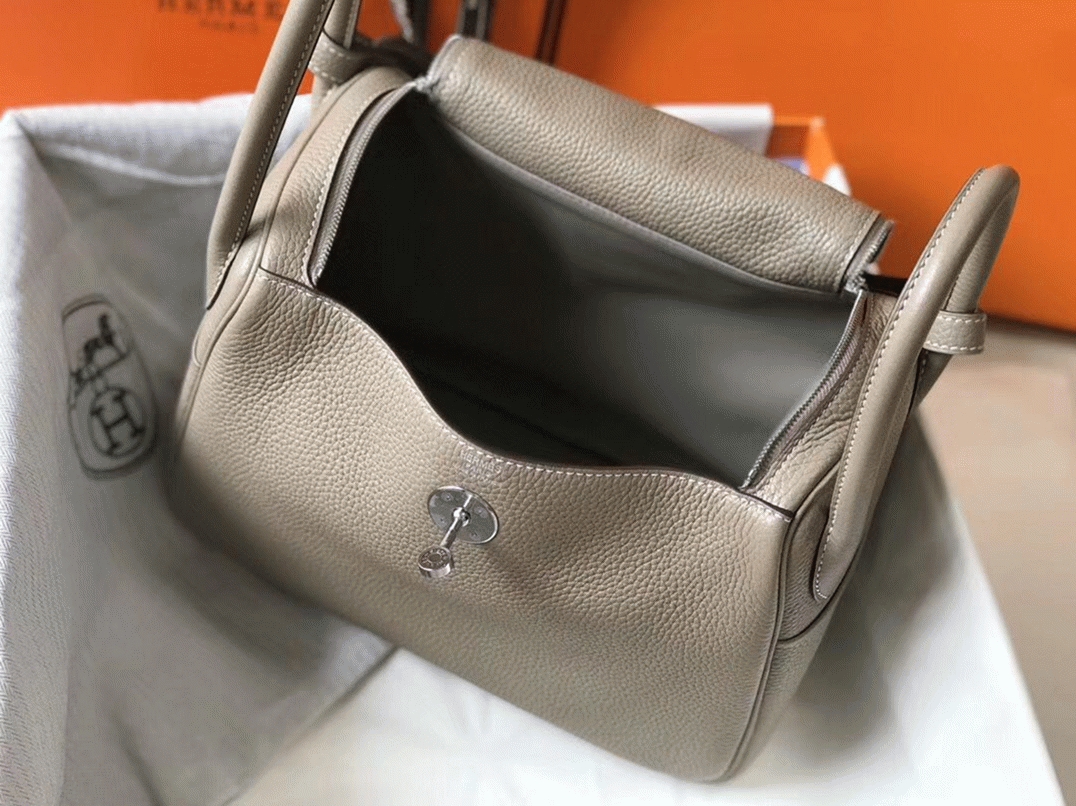 Knockoff Hermes Lindy bag 26cm in gris tourterelle angle 2