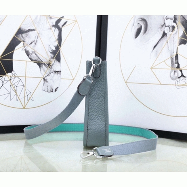 Blue Lin Color Fake Hermes Evelyne II TPM Compact Bag angle 4