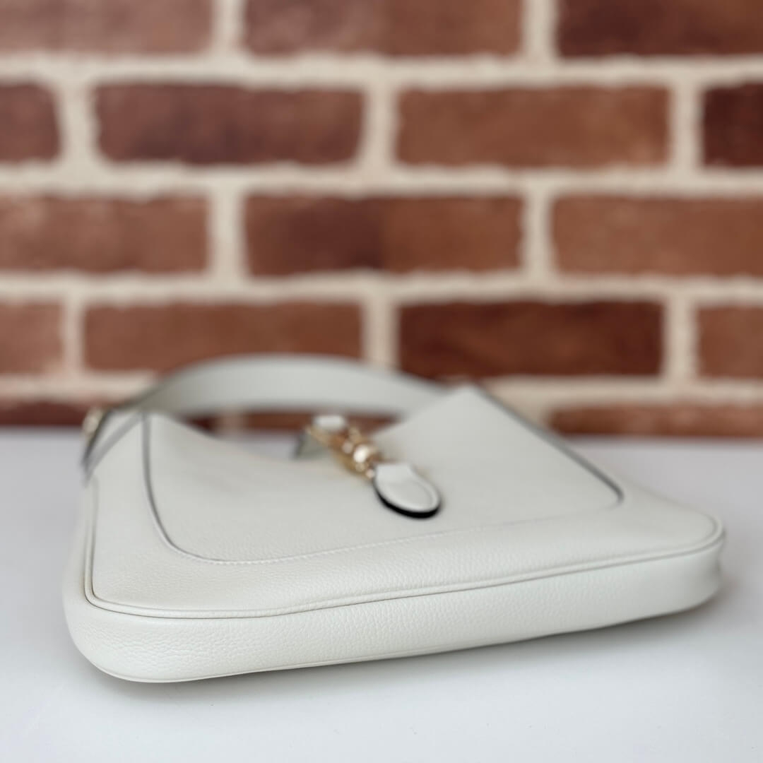 Gucci Jackie 1961 Small Shoulder Bag angle 3