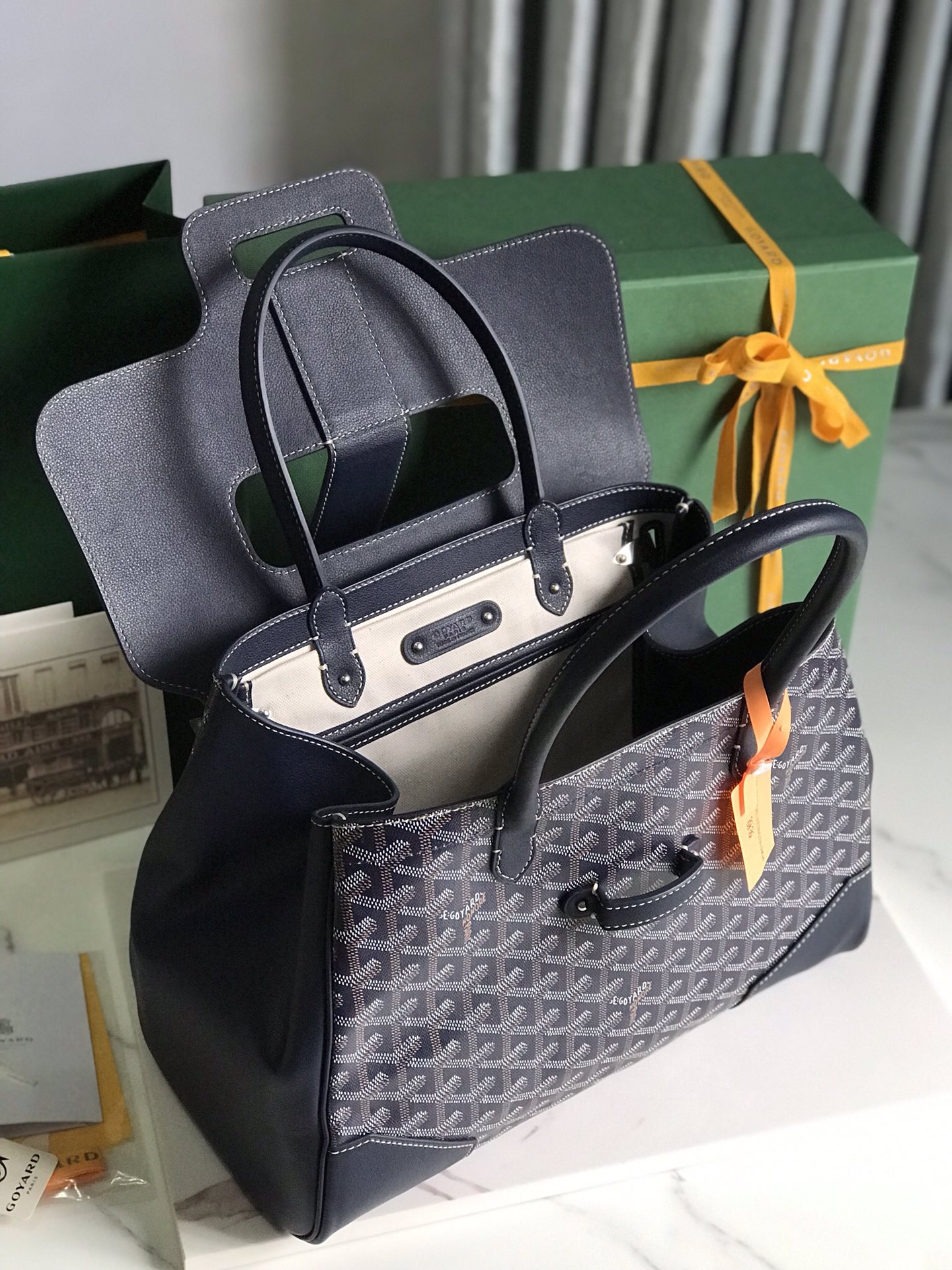 Saigon Tote bag angle 2